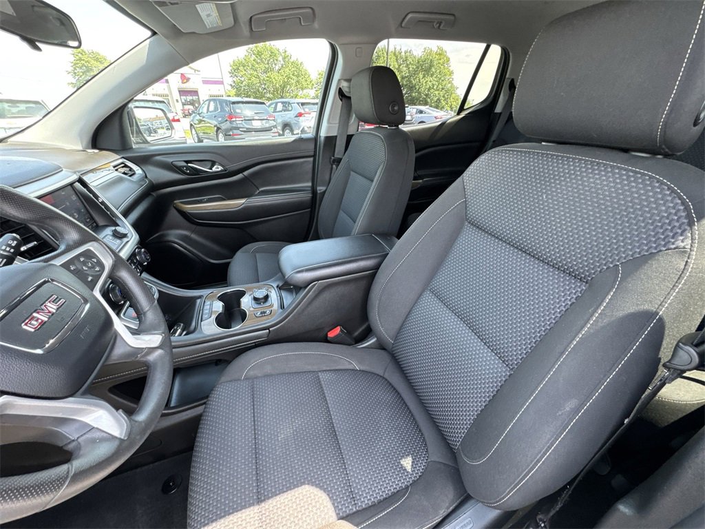 Used 2023 GMC Acadia SLE w/ Driver Convenience Package image 11