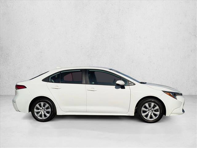 Used 2022 Toyota Corolla LE image 4