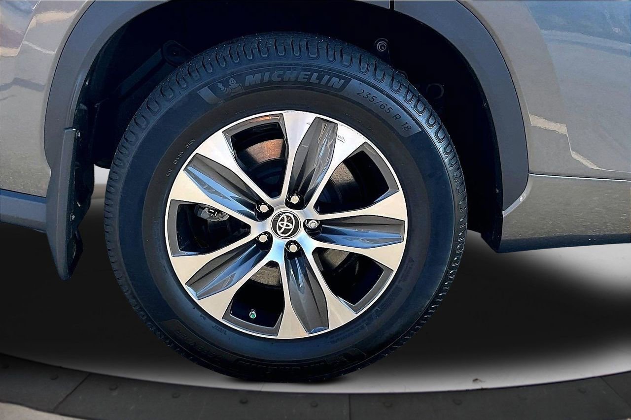 Used 2022 Toyota Highlander XLE image 38