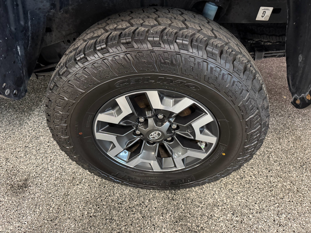 Used 2019 Toyota Tacoma TRD Off-Road image 15