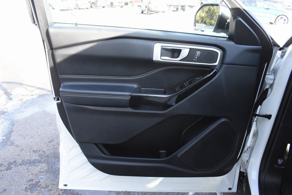 Used 2022 Ford Explorer ST image 14