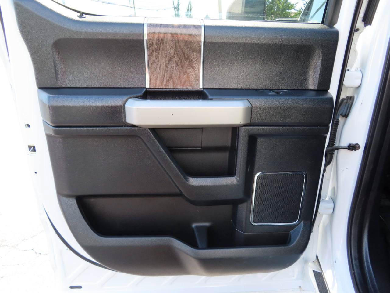 Used 2018 Ford F250 Lariat w/ Lariat Ultimate Package AWD/4WD image 46