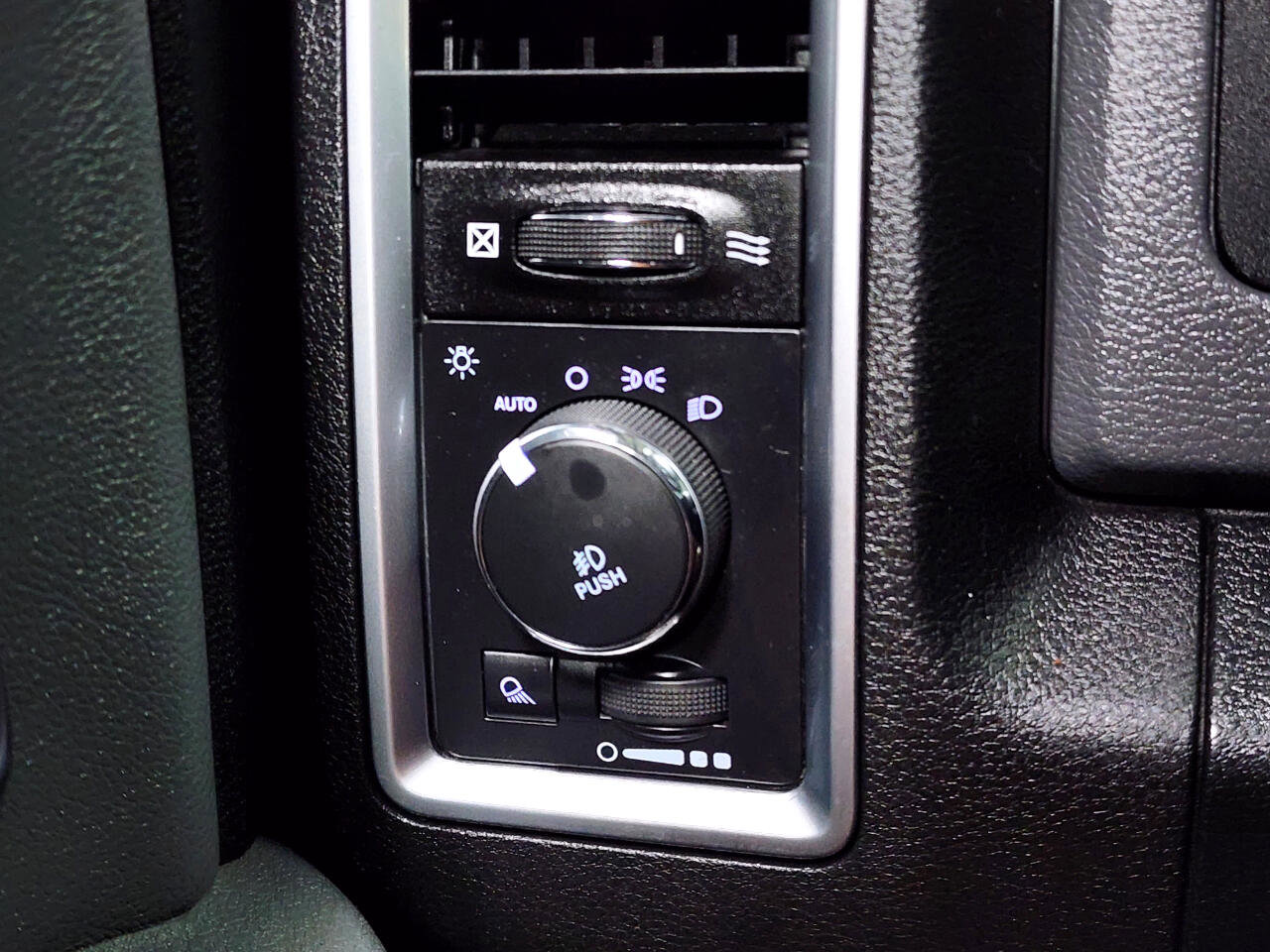 Used 2015 RAM 2500 Big Horn image 37