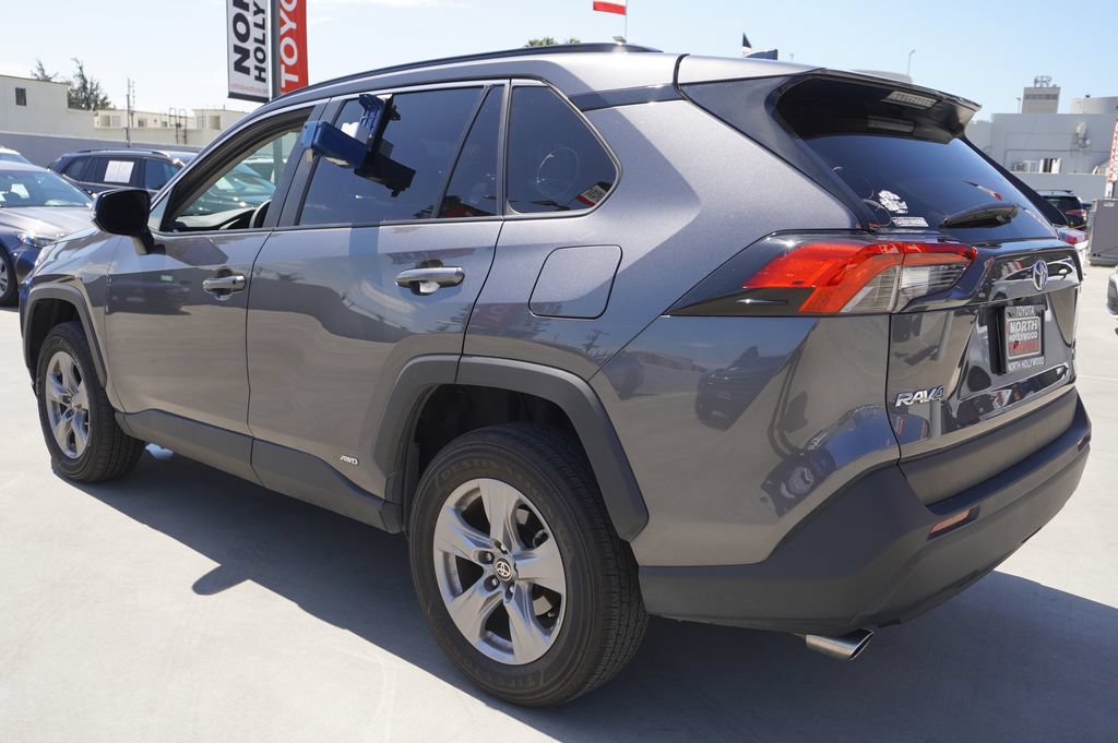 Certified 2022 Toyota RAV4 XLE AWD/4WD image 5