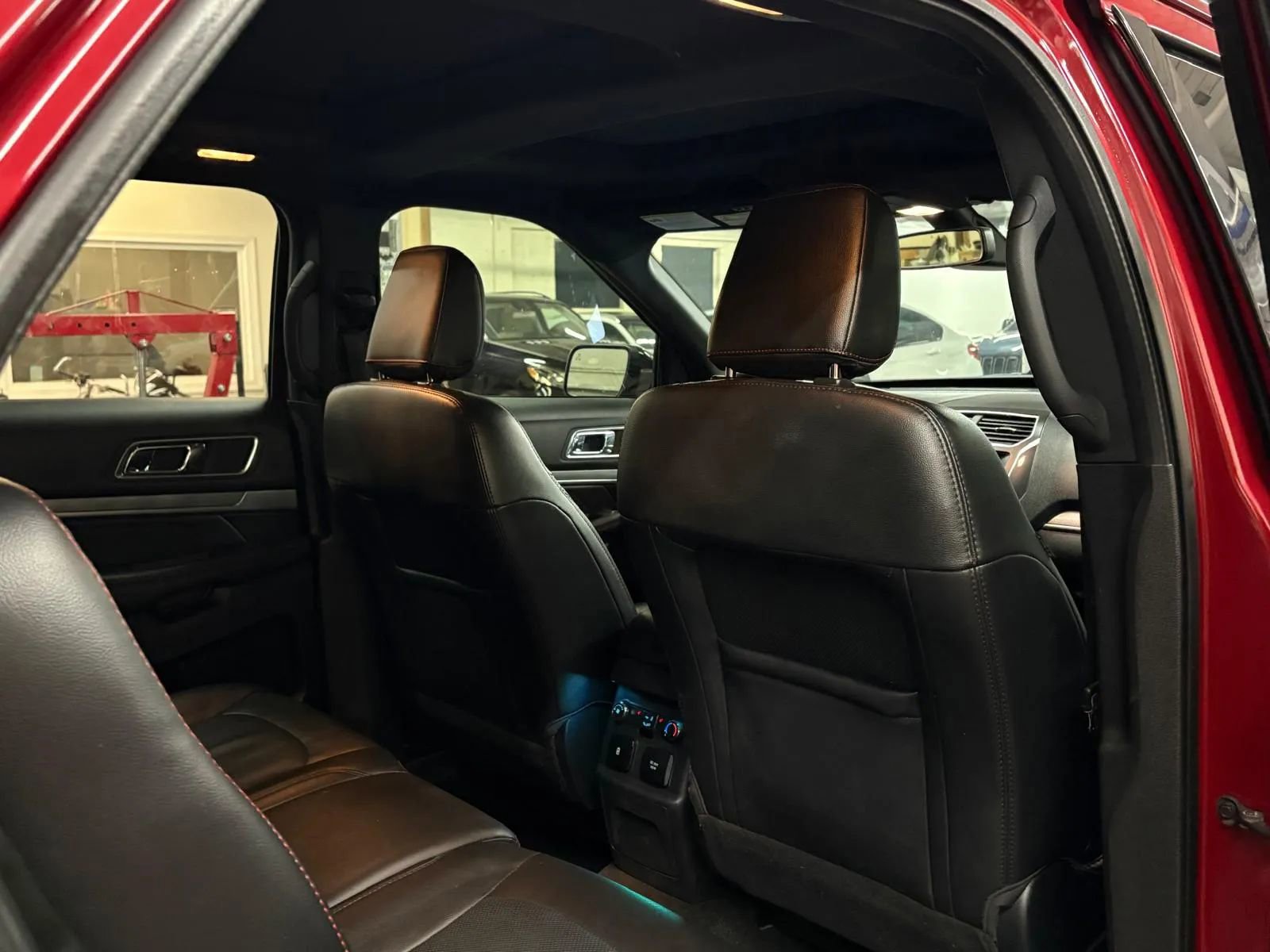 Used 2018 Ford Explorer Sport w/ Equipment Group 401A image 24