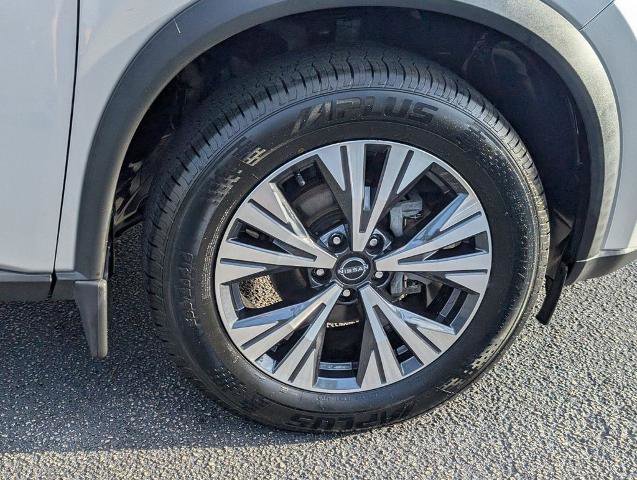 Certified 2022 Nissan Rogue SV w/ SV Premium Package AWD/4WD image 9