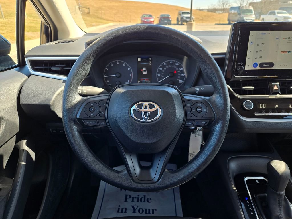 Used 2025 Toyota Corolla LE FWD image 18