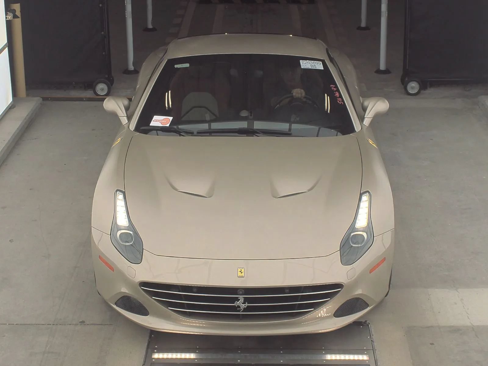 Used 2018 Ferrari California T RWD image 2