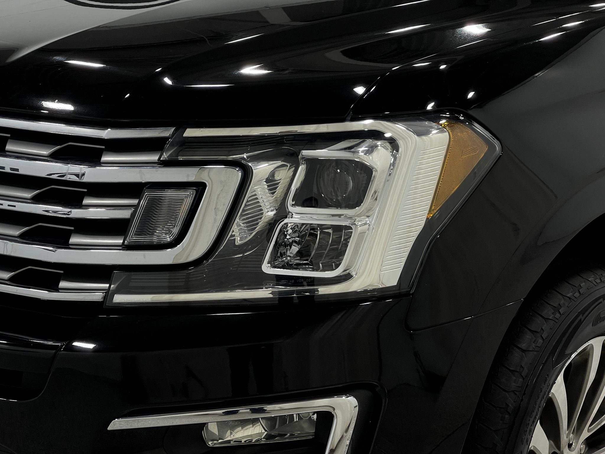 Used 2018 Ford Expedition Max Limited AWD/4WD image 34