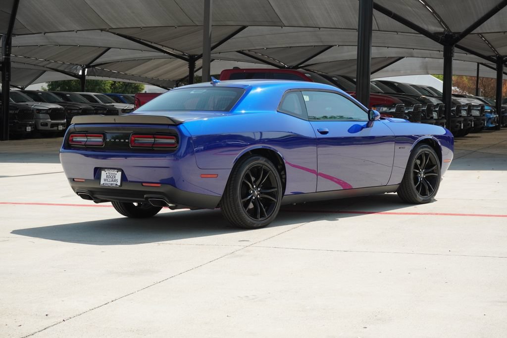Used 2018 Dodge Challenger R/T w/ Driver Convenience Group RWD image 5