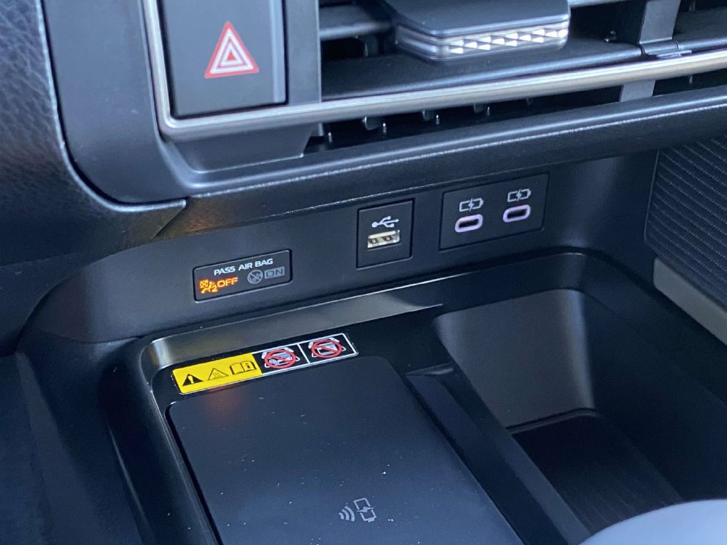New 2026 Toyota Camry Hybrid FWD image 23