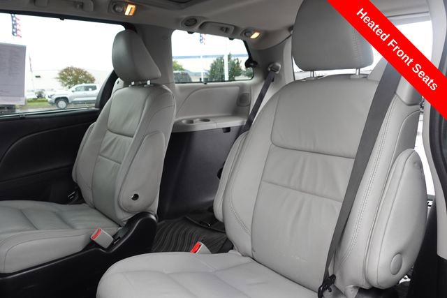Used 2017 Toyota Sienna Limited Premium FWD image 23