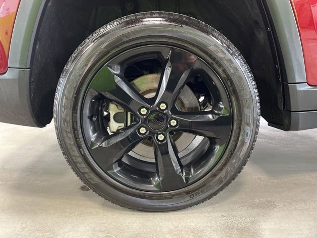 Used 2023 Jeep Grand Cherokee L Laredo image 9