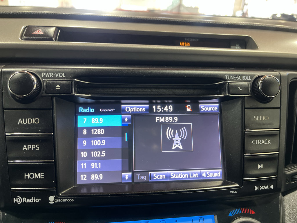 Used 2016 Toyota RAV4 XLE AWD/4WD image 31