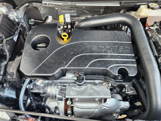 Used 2026 Chevrolet Equinox LT FWD image 32