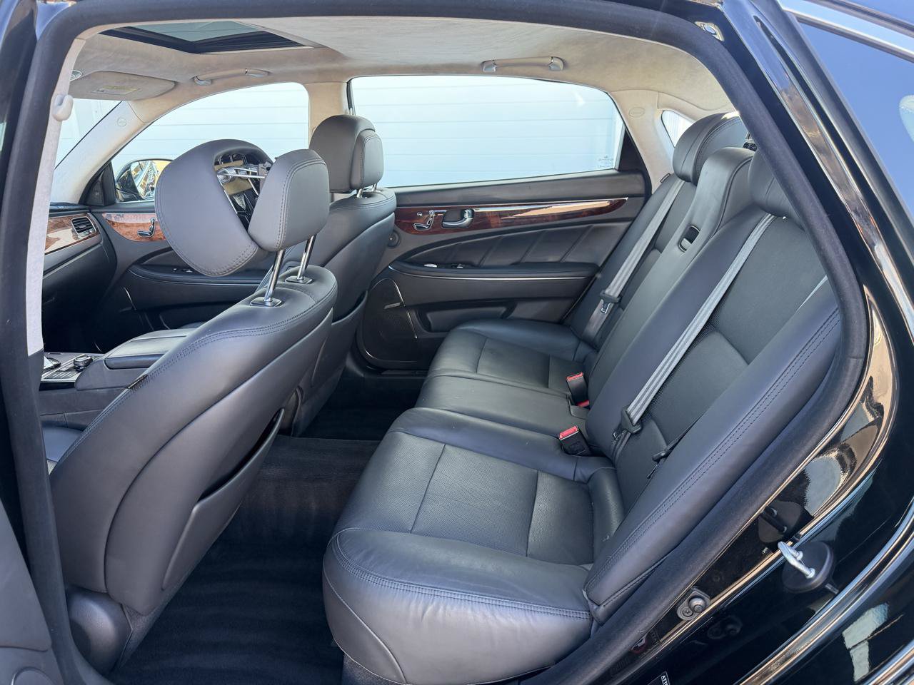 Used 2014 Hyundai Equus Signature RWD image 15
