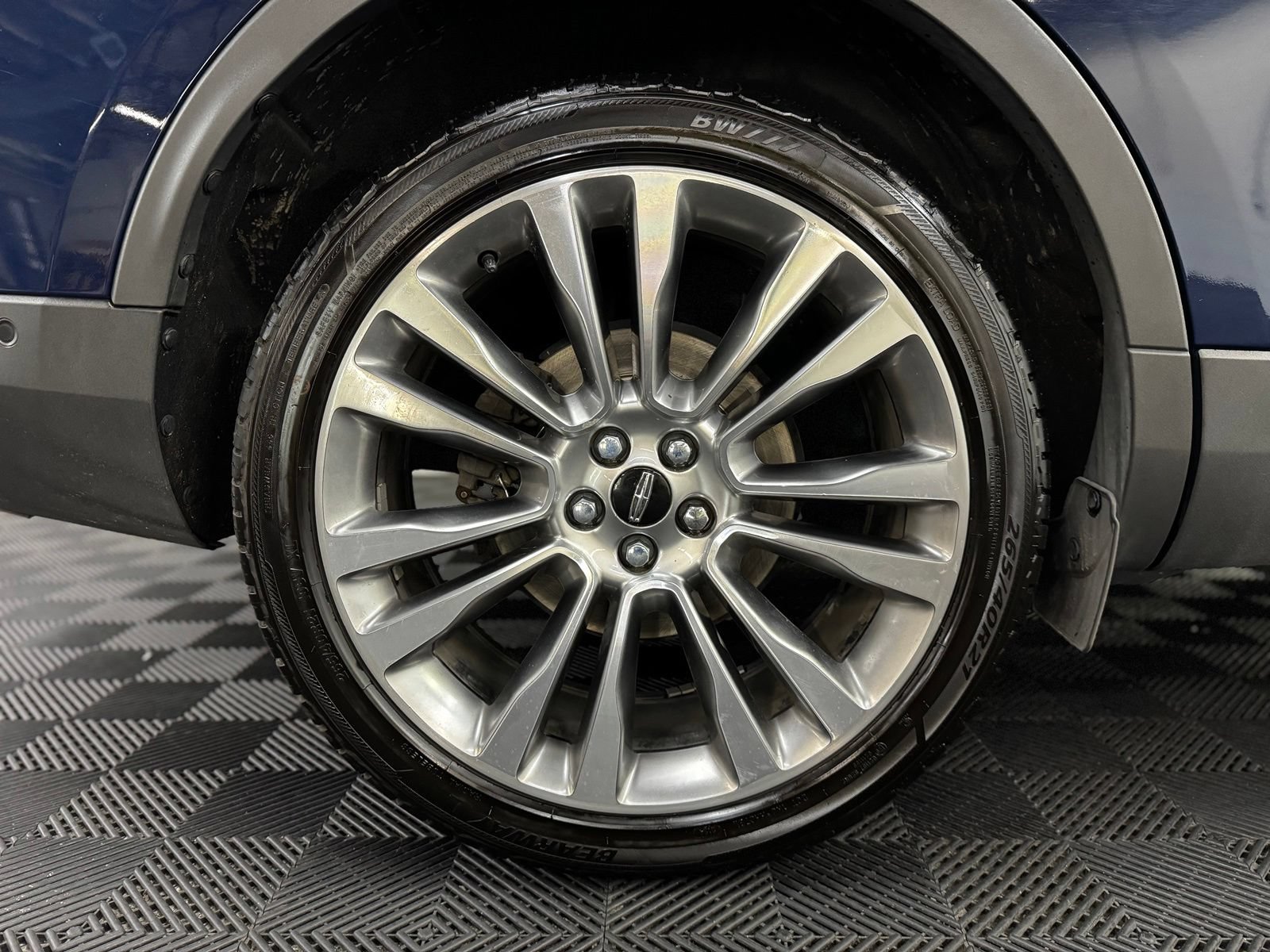 Used 2018 Lincoln MKX Reserve w/ Driver Assistance Package AWD/4WD image 9