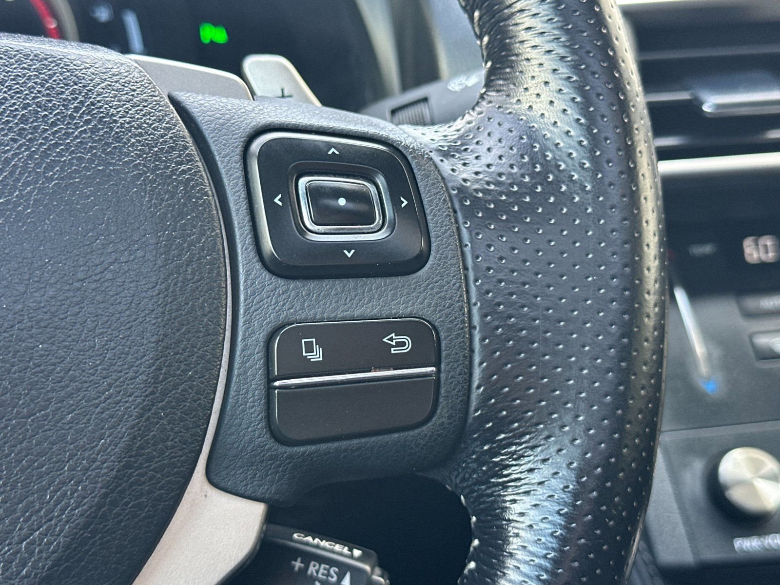 Used 2016 Lexus RC 200t image 28
