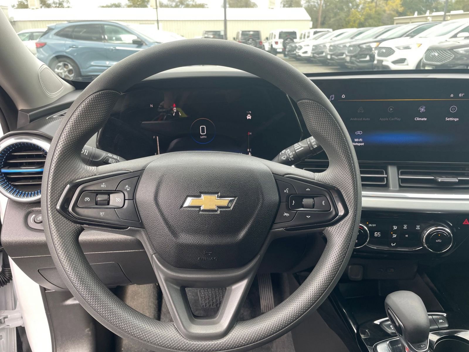 Used 2025 Chevrolet Trax LT image 34