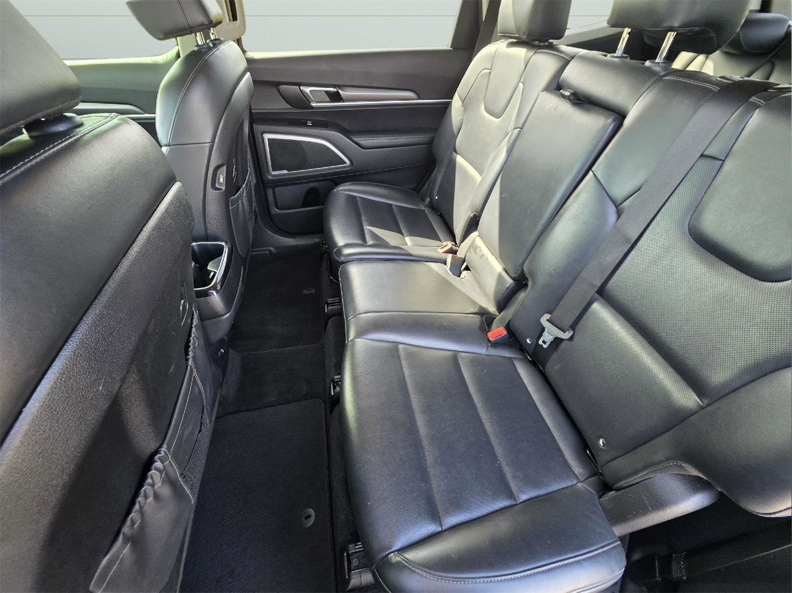 Used 2021 Kia Telluride LX image 10