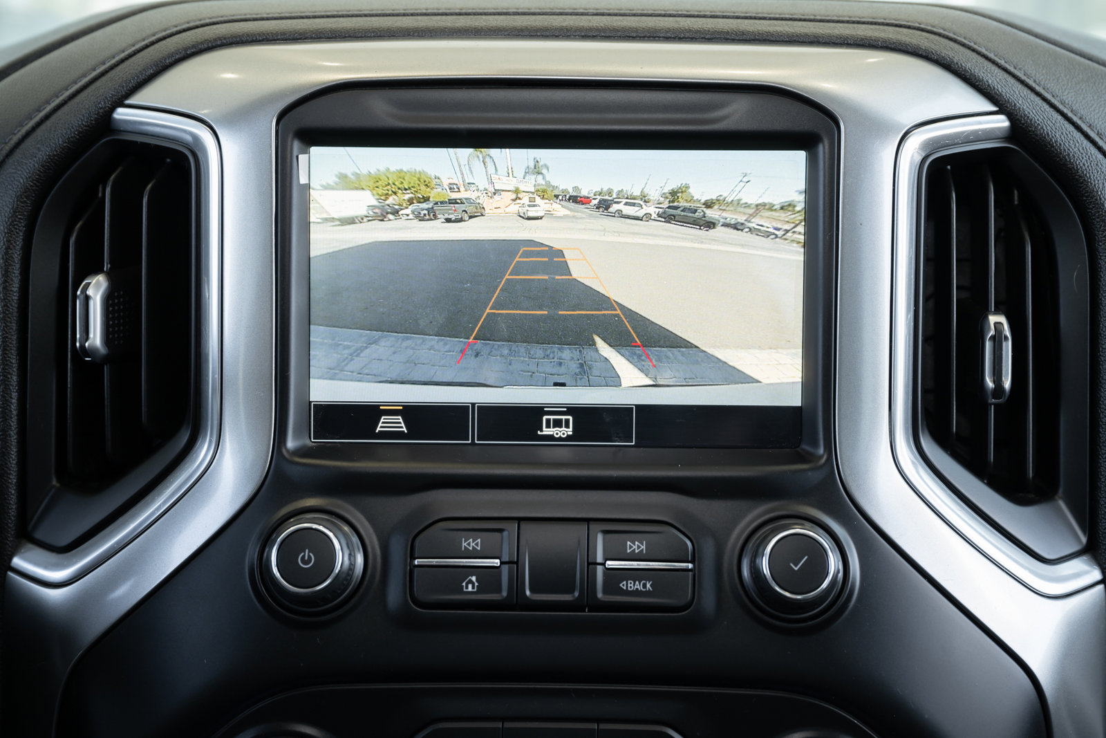 Used 2021 Chevrolet Silverado 1500 LT image 34