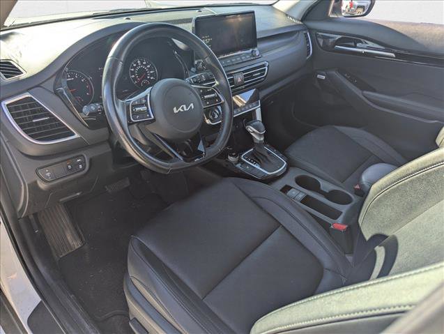 Used 2023 Kia Seltos SX image 9