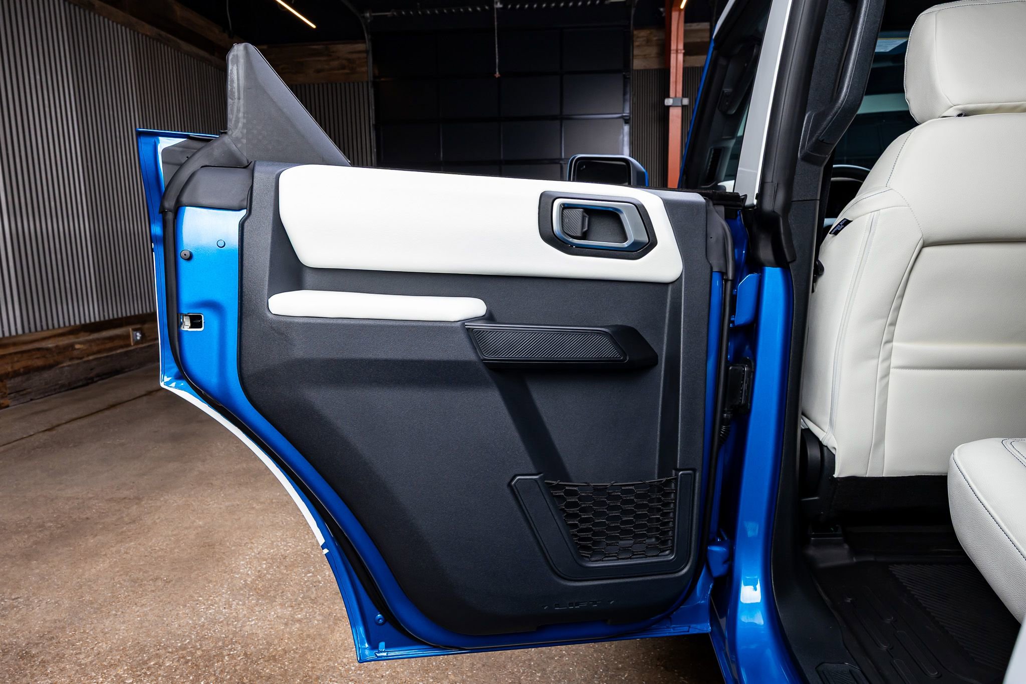 Used 2026 Ford Bronco Heritage Edition AWD/4WD image 35