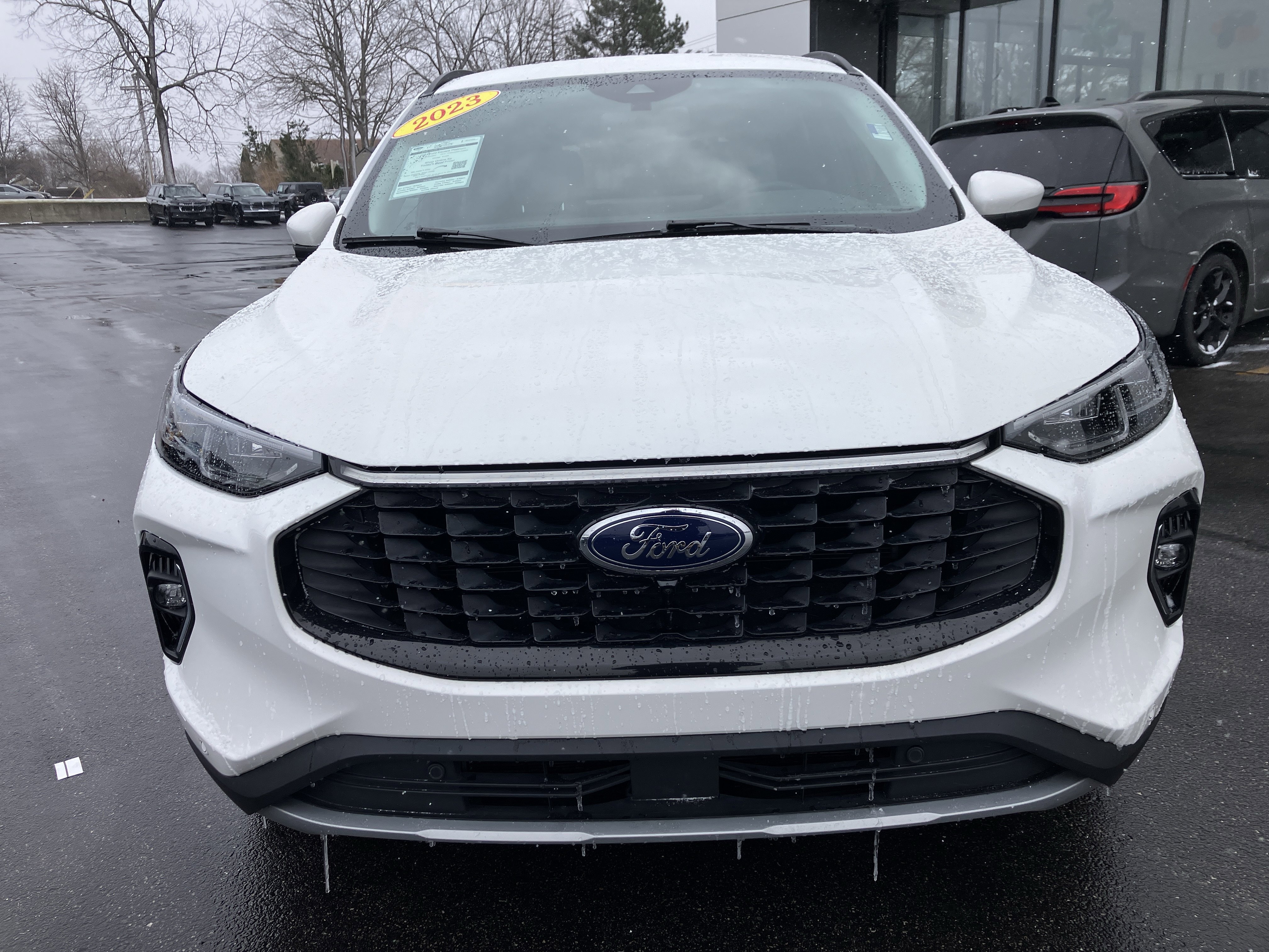 Used 2023 Ford Escape Platinum image 2