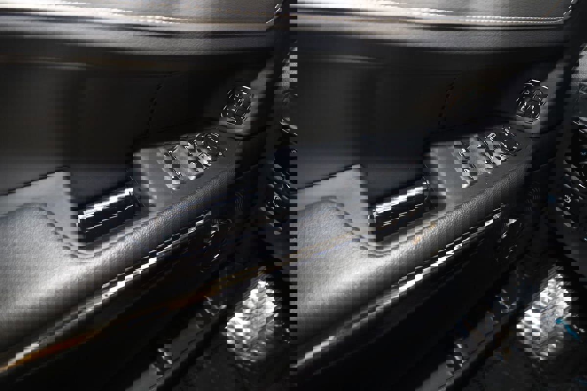 Used 2024 Ford Expedition Max XLT image 29