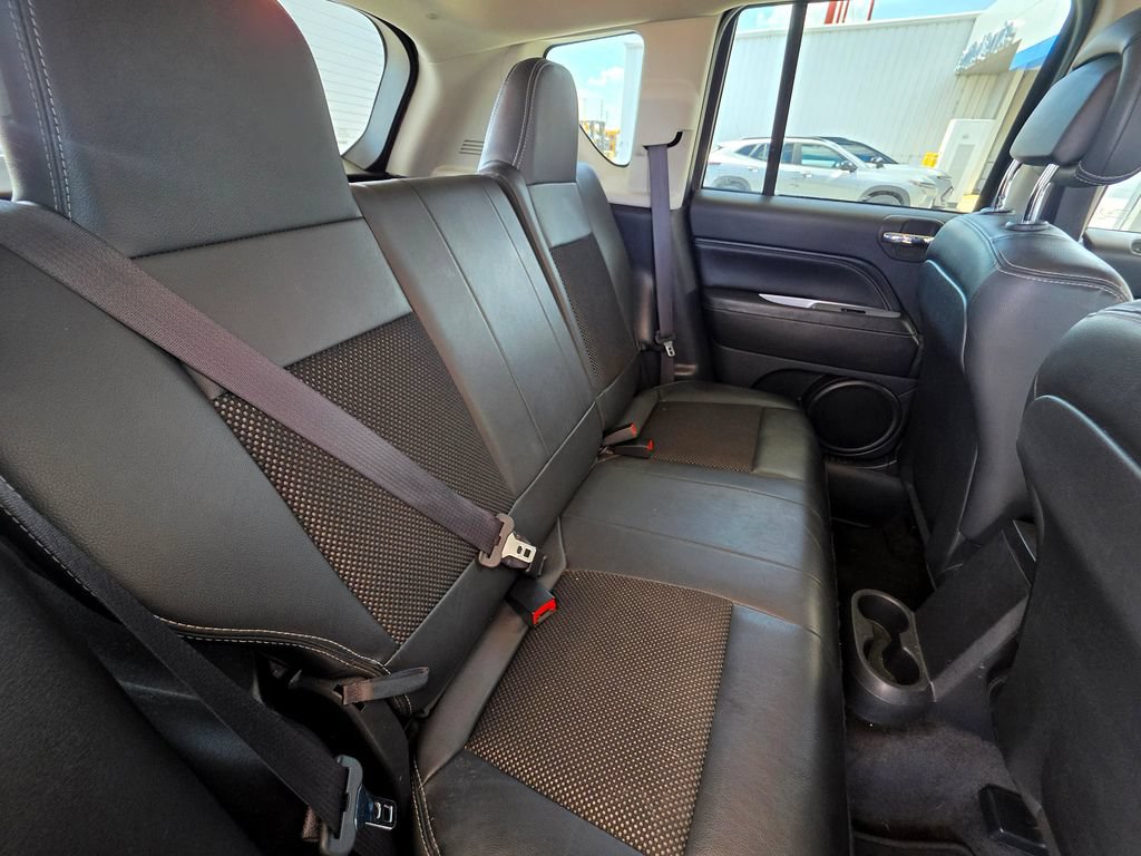 Used 2017 Jeep Compass Latitude AWD/4WD image 23