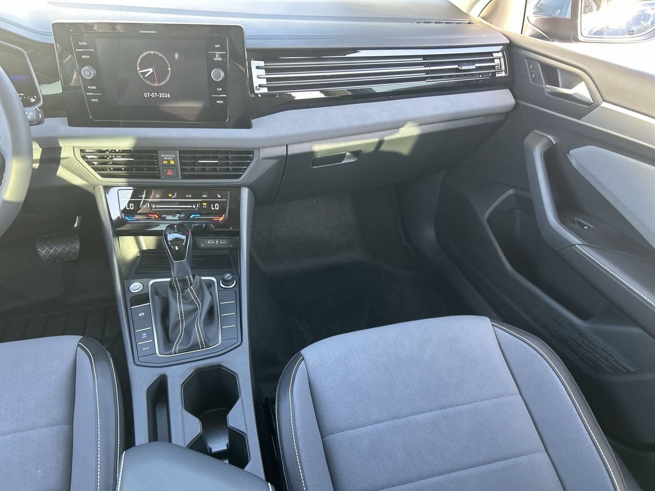 New 2026 Volkswagen Jetta SE FWD image 12