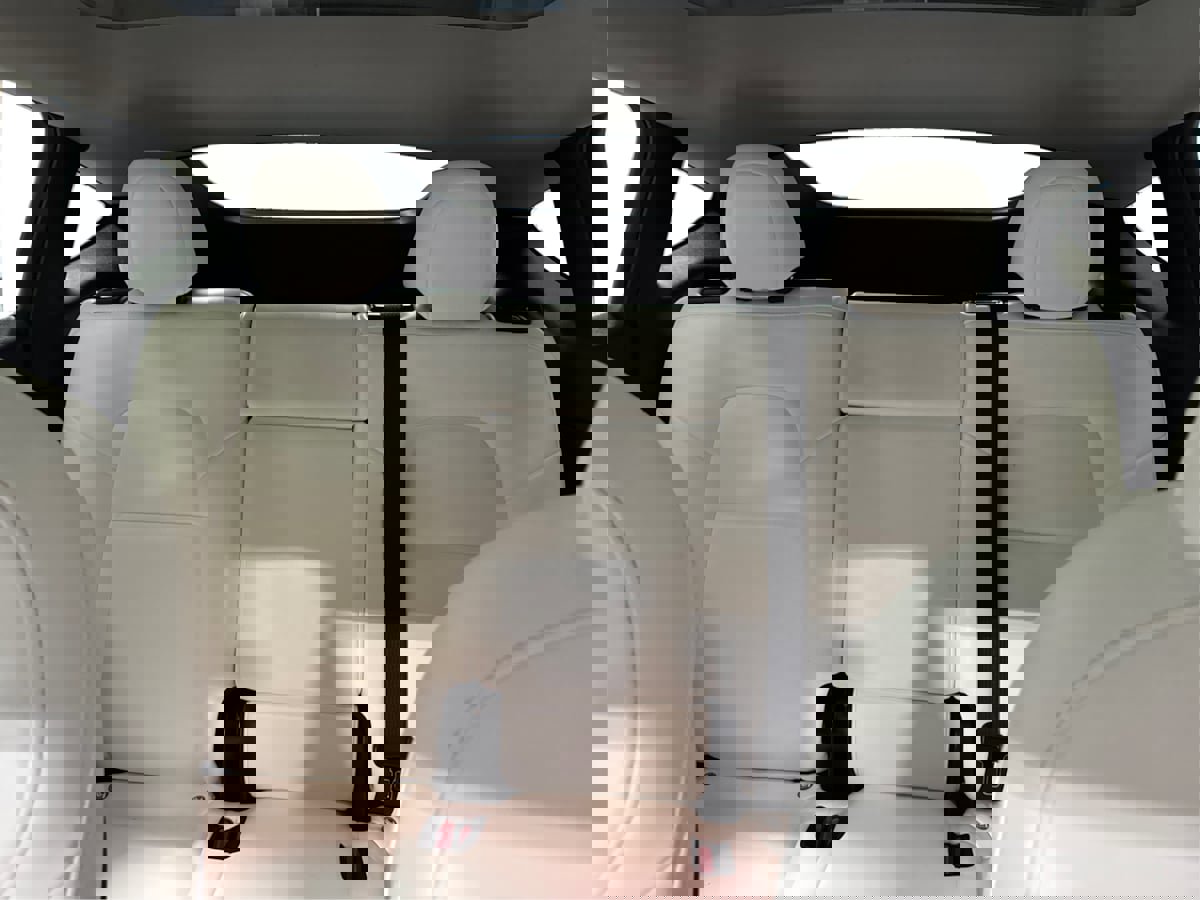 Used 2021 Tesla Model Y Long Range image 19