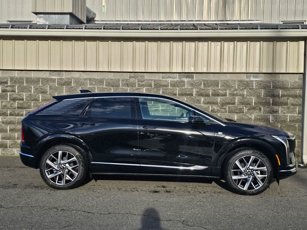 New 2026 Cadillac Optiq Luxury 1 image 10