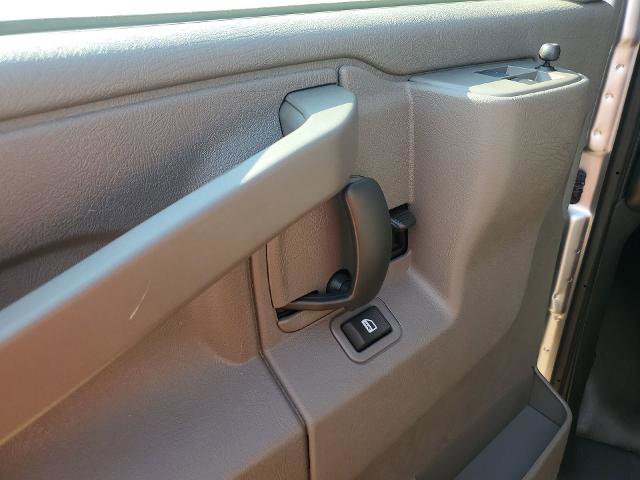 New 2025 GMC Savana 3500 w/ Driver Convenience Package image 28