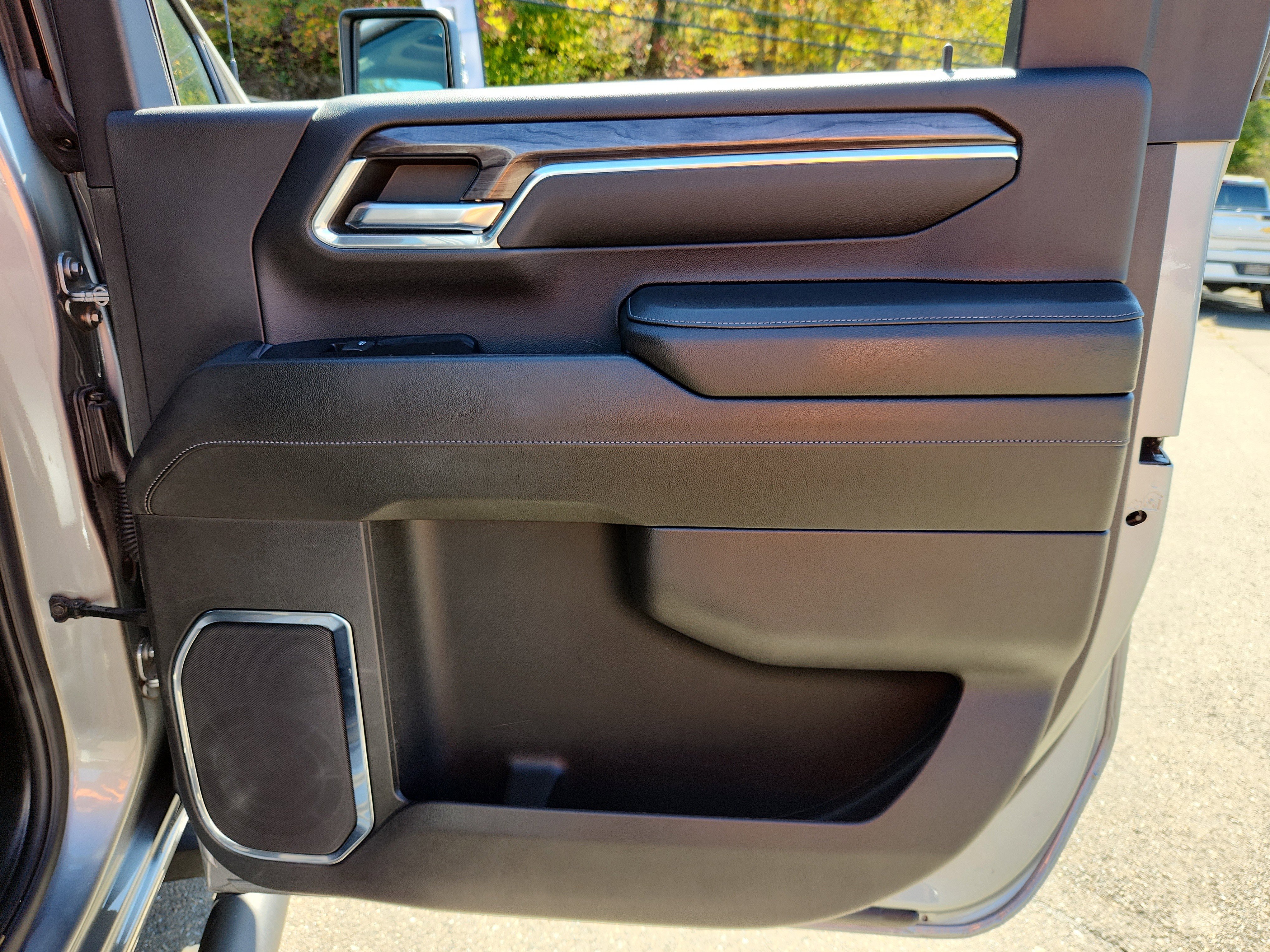 Used 2024 Chevrolet Silverado 2500 LTZ w/ LTZ Convenience Package image 35