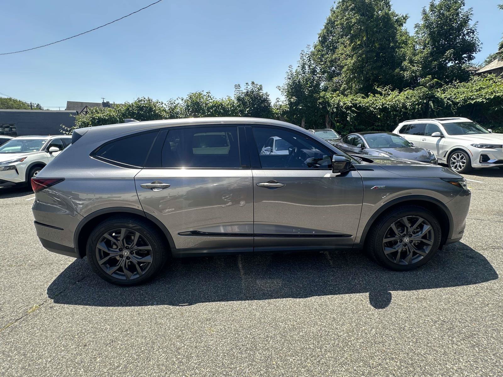 Used 2022 Acura MDX A-Spec AWD/4WD image 2