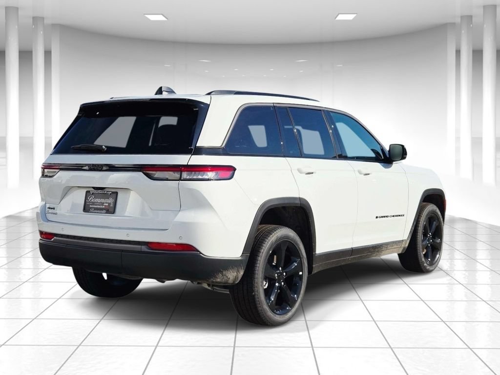 New 2026 Jeep Grand Cherokee Limited w/ Limited Altitude Package AWD/4WD image 3
