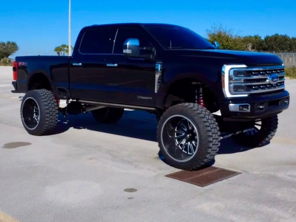 Used 2024 Ford F250 Platinum w/ FX4 Off-Road Package AWD/4WD image 25
