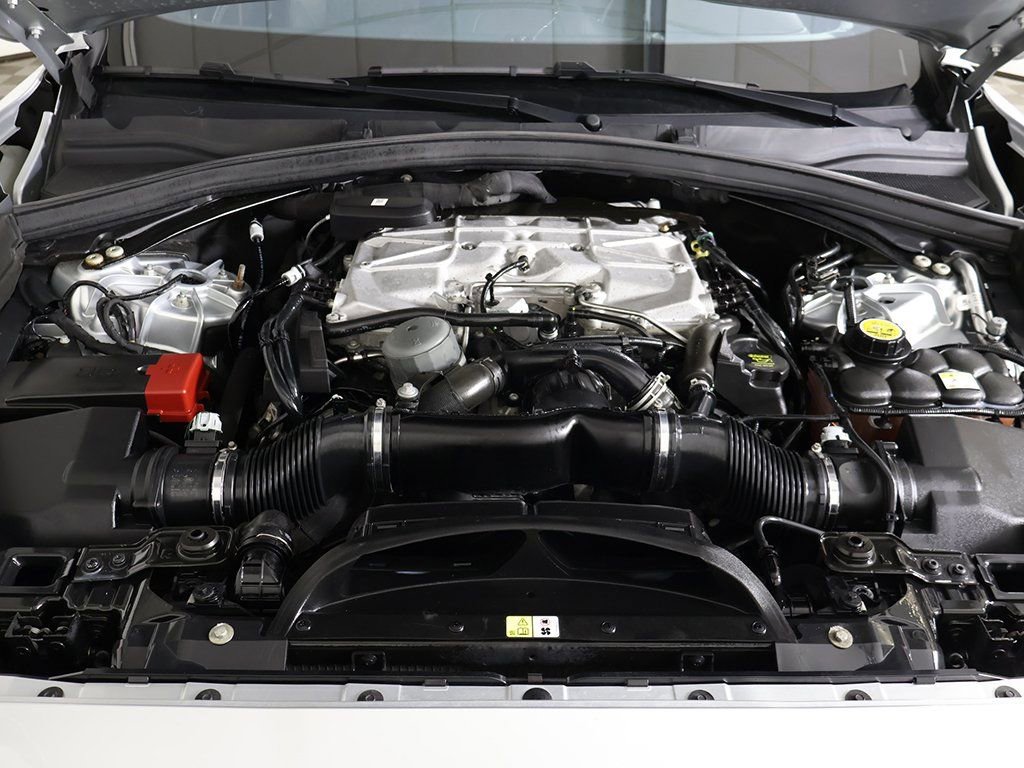 Used 2020 Jaguar F-PACE SVR image 24