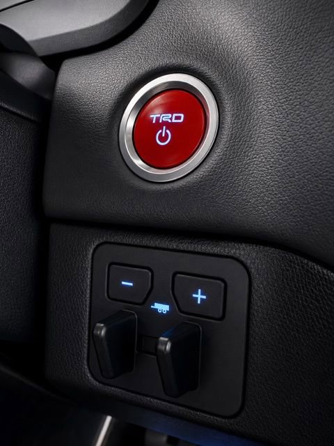 Used 2024 Toyota Tundra Platinum w/ TRD Off-Road Package AWD/4WD image 31