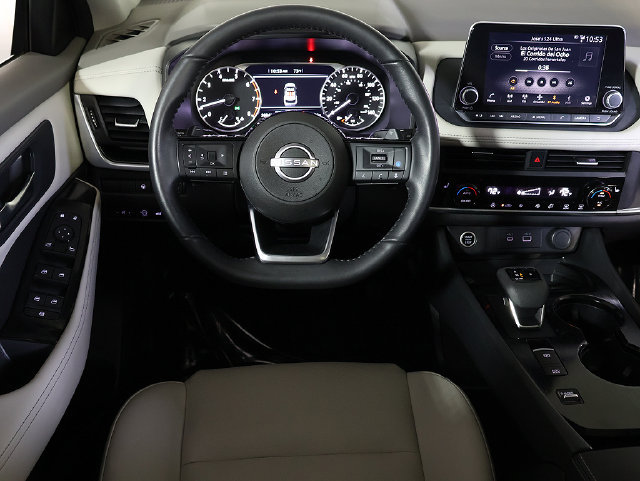 Used 2023 Nissan Rogue SV w/ SV Premium B Package FWD image 3