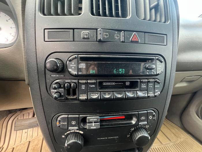 Used 2003 Dodge Caravan Sport FWD image 25