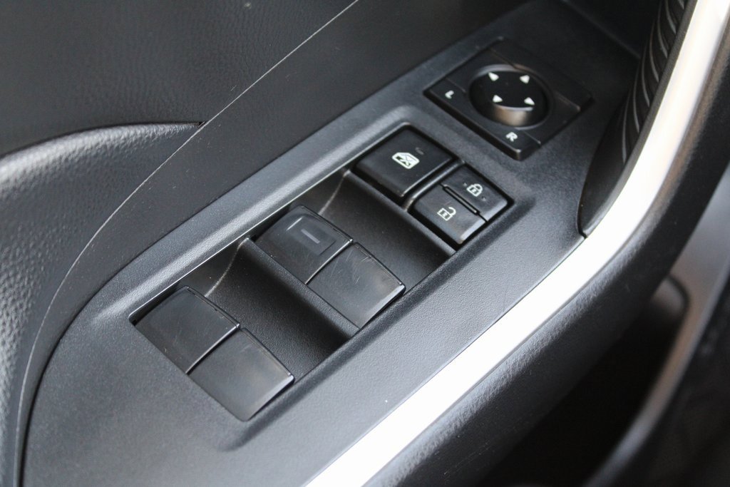 Used 2022 Toyota RAV4 LE image 31