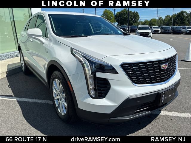 Used 2022 Cadillac XT4 Luxury w/ Cold Weather Package AWD/4WD image 9