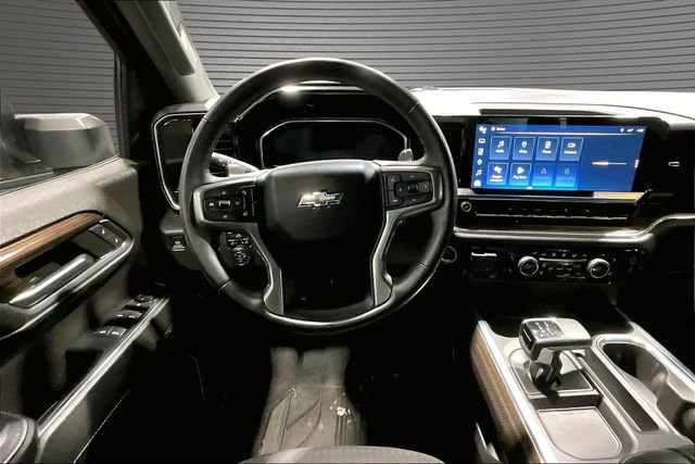 Used 2023 Chevrolet Silverado 1500 RST w/ Max Trailering Package AWD/4WD image 9