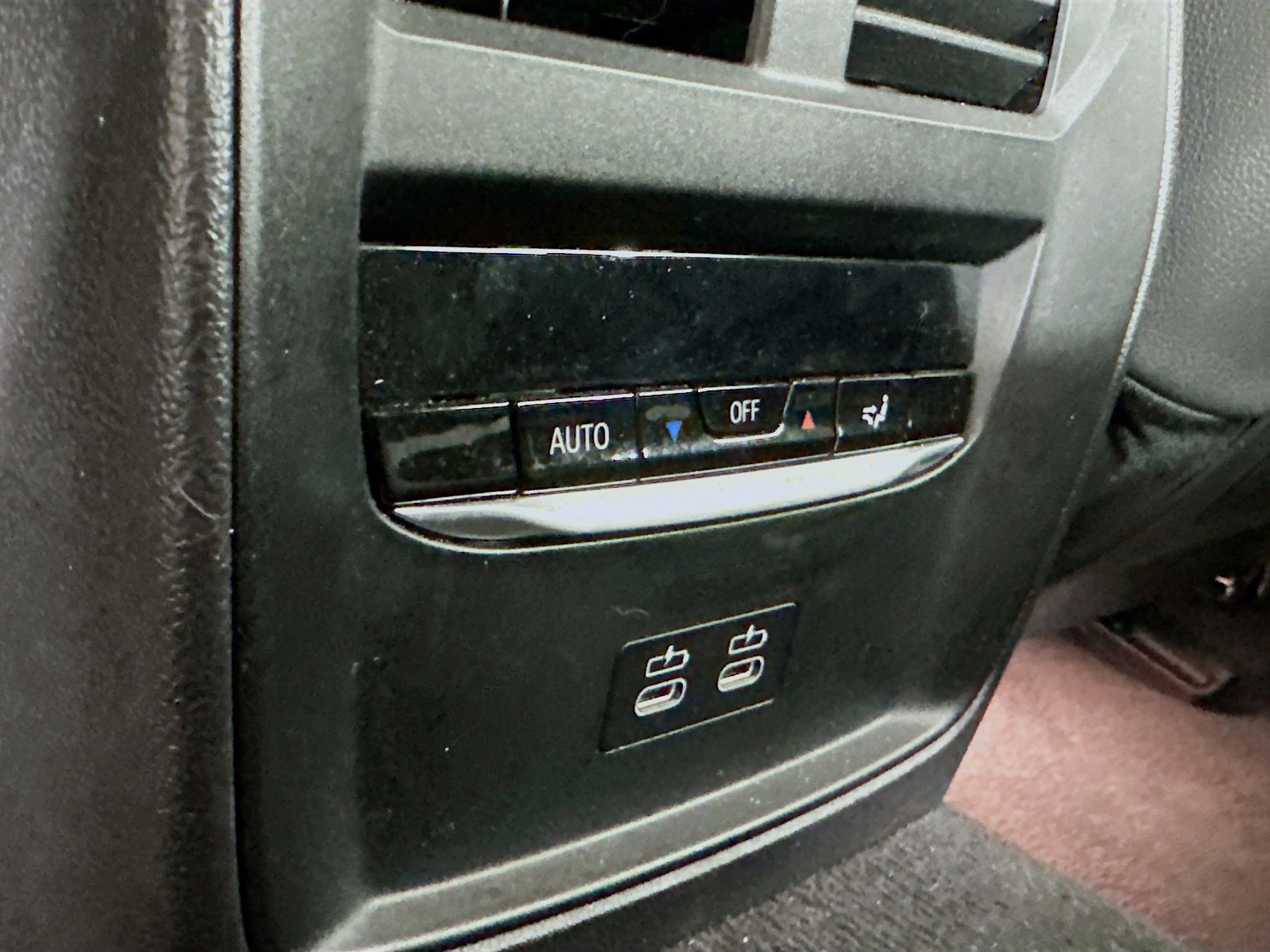 Used 2023 BMW i4 eDrive40 image 28