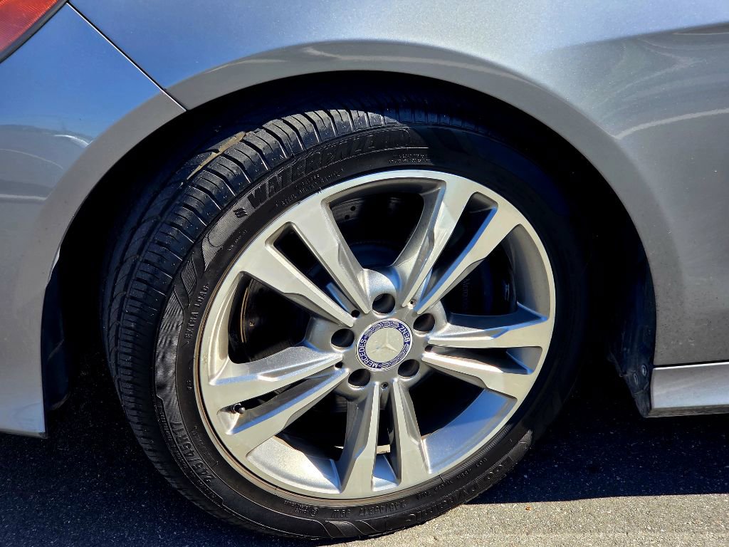 Used 2014 Mercedes-Benz E 250 BlueTEC Sedan image 7