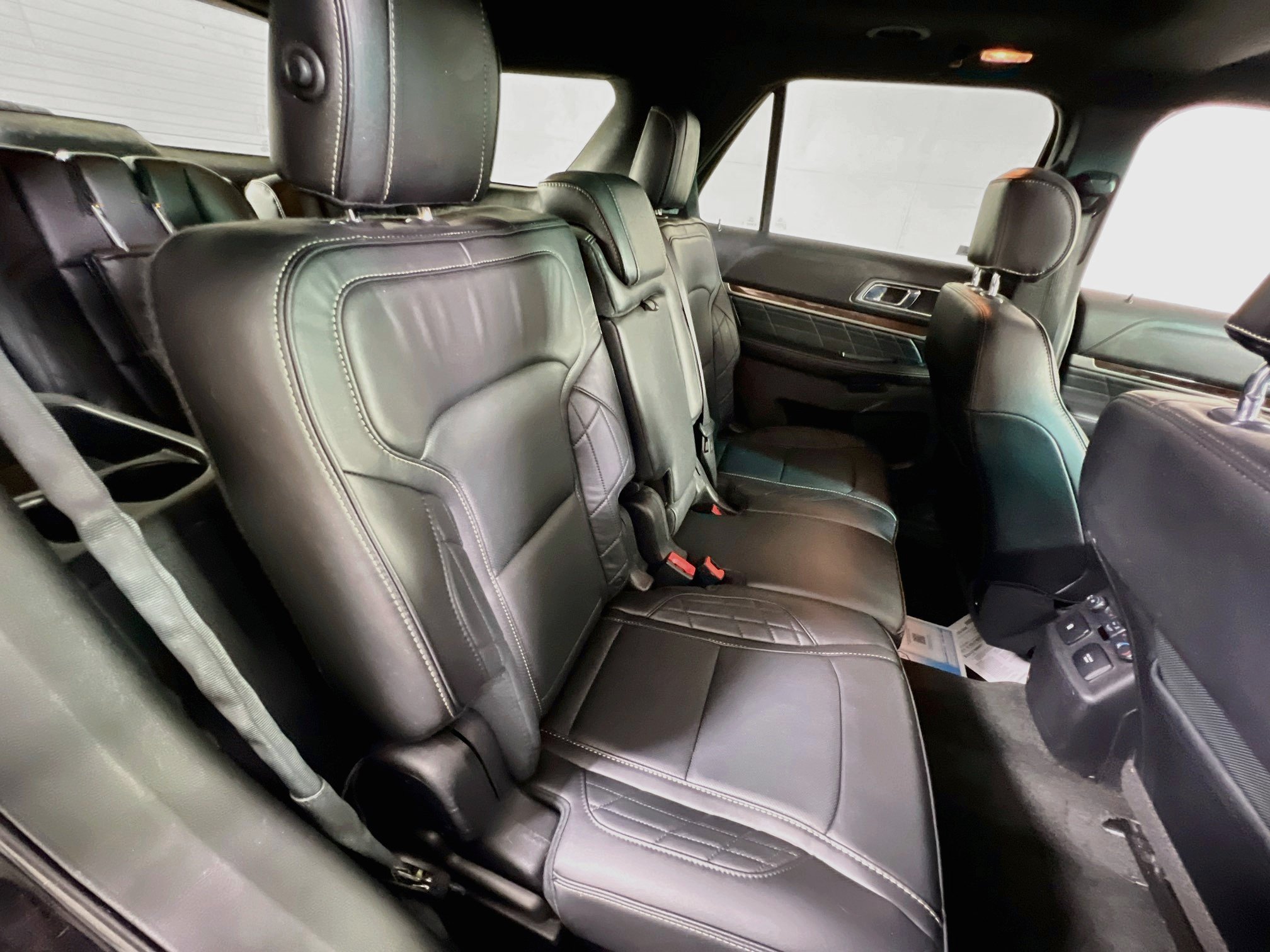 Used 2017 Ford Explorer Platinum AWD/4WD image 28