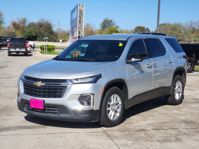 Used 2022 Chevrolet Traverse LS image 3