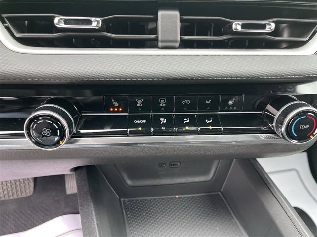 Used 2025 Chevrolet Equinox LT image 19